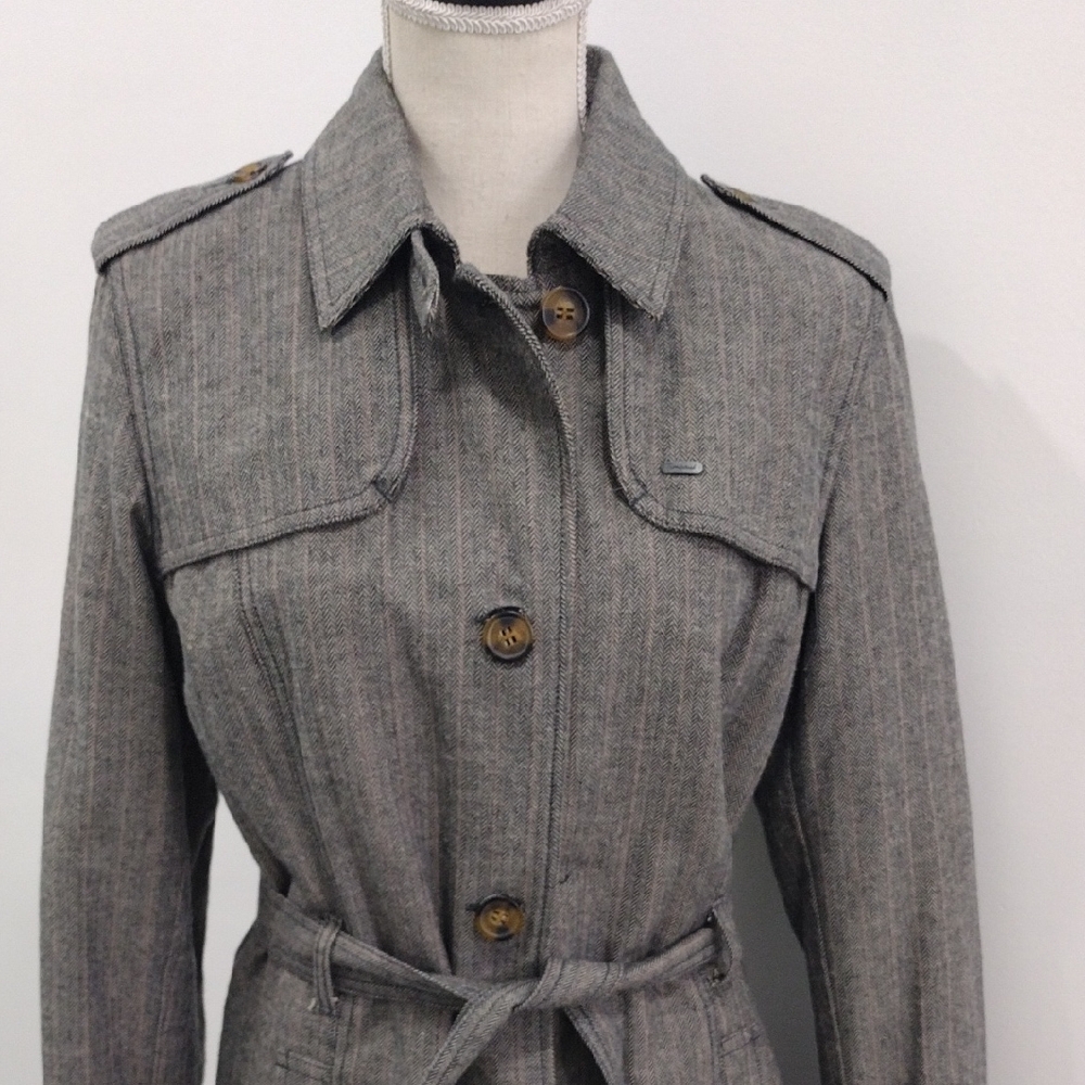 Timeout Herringbone Trench